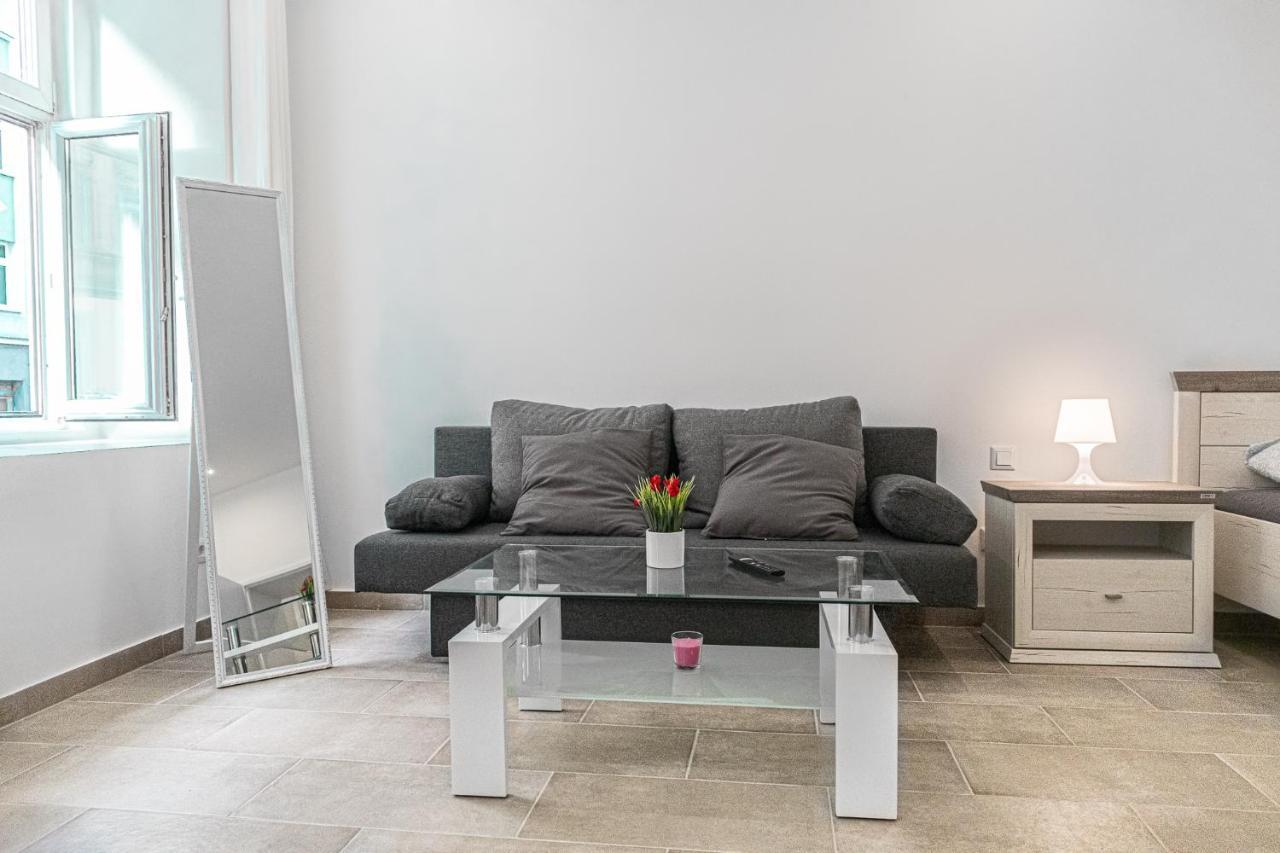 Homelike 2Br Apt Near U1 Reumannplatz - 9 Min To Center Vienna Esterno foto